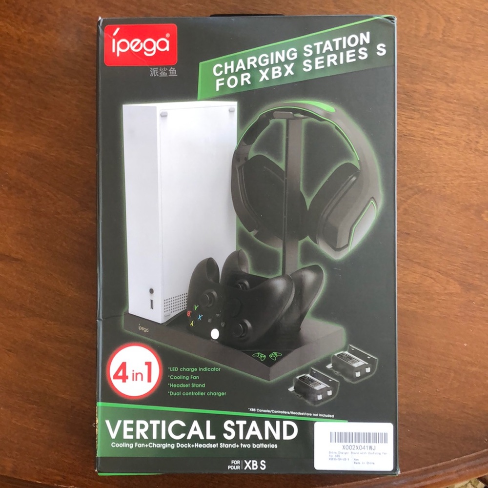 Xbox series s charging station NIB